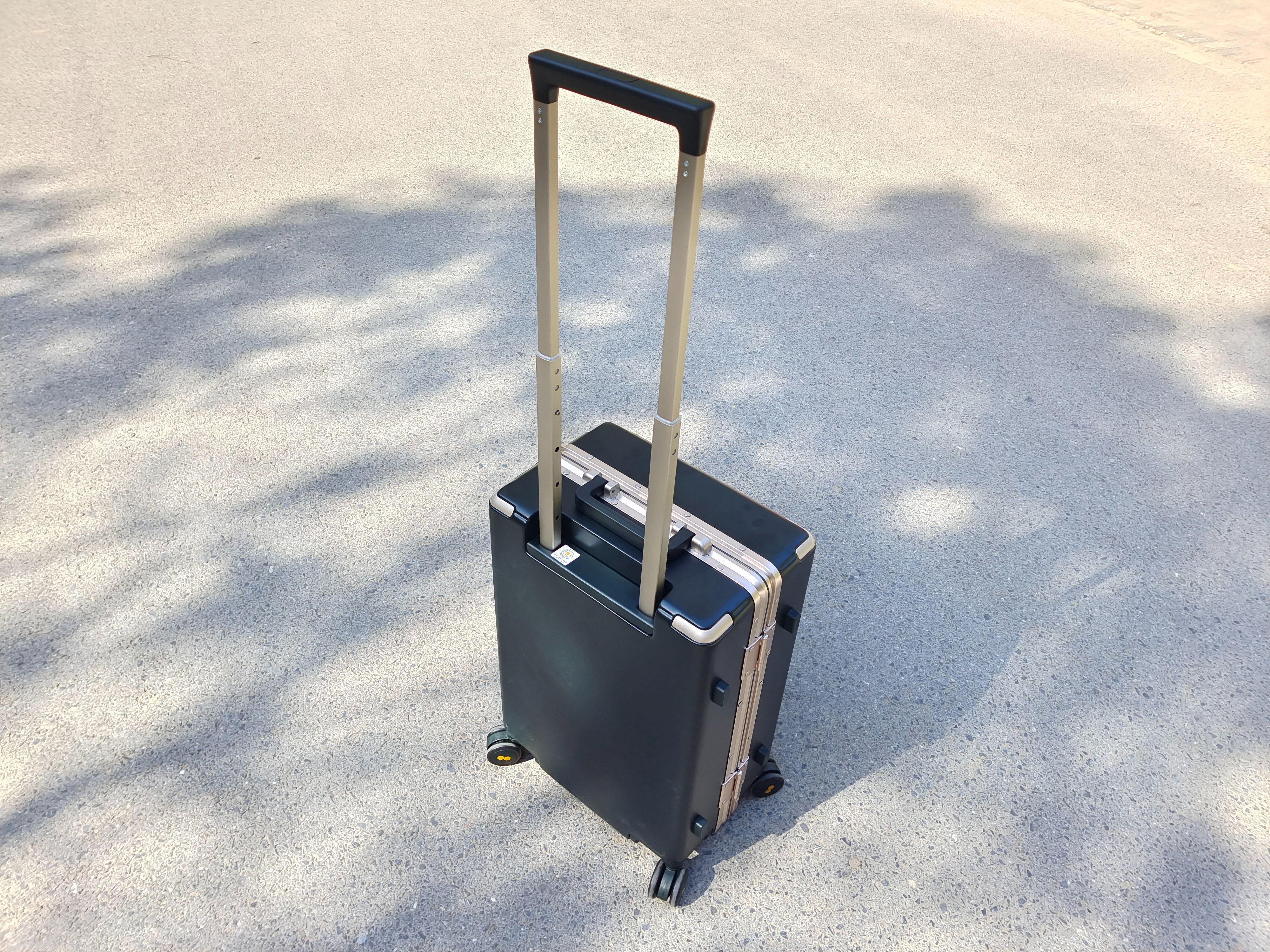 出行必备，小身材大肚量，地平线8号行李箱评测