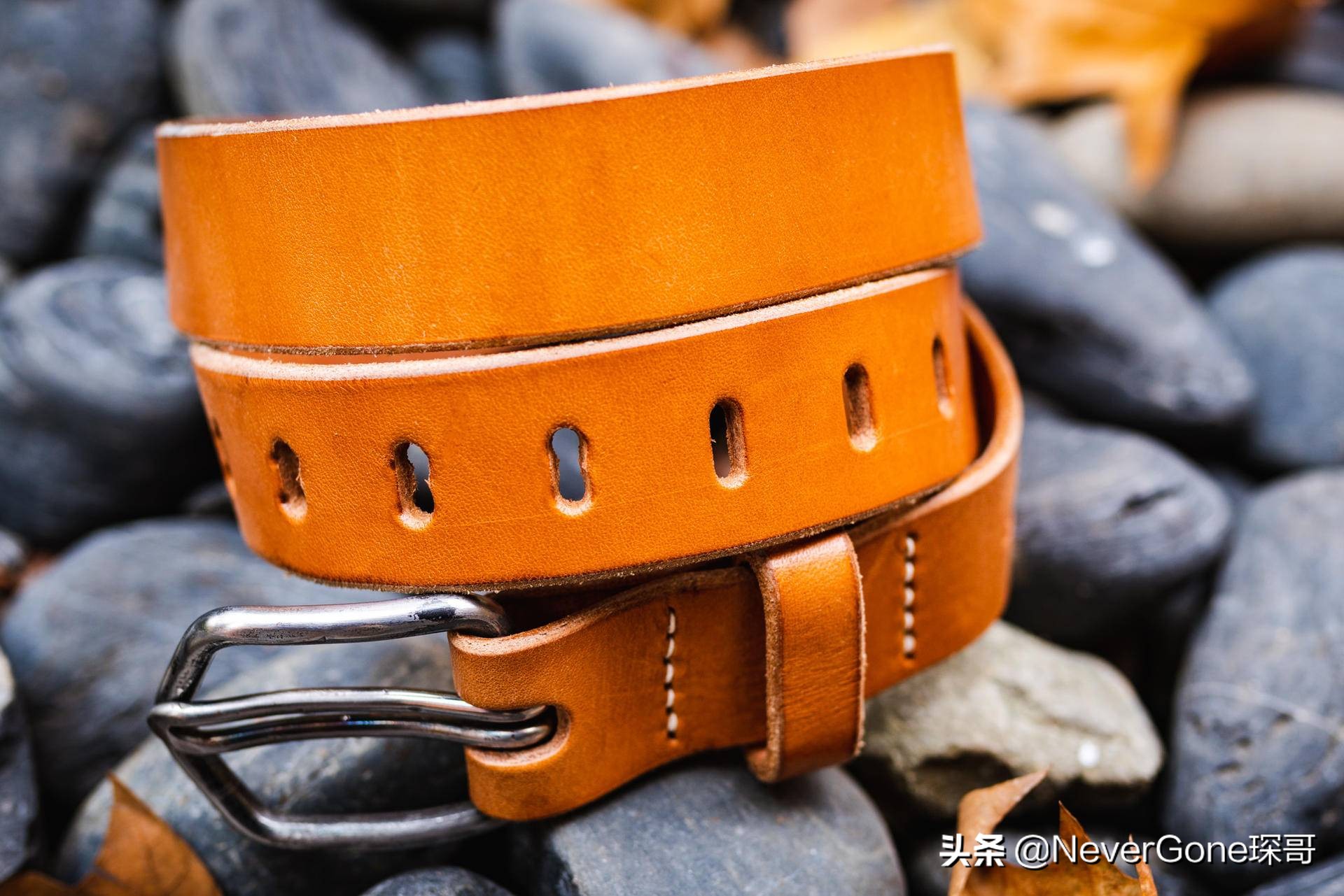 看看皮带扣？Companion Denim赫尔曼橡树植鞣腰带
