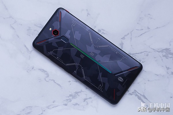 爱玩游戏买什么手机好？2018年度游戏旗舰横评