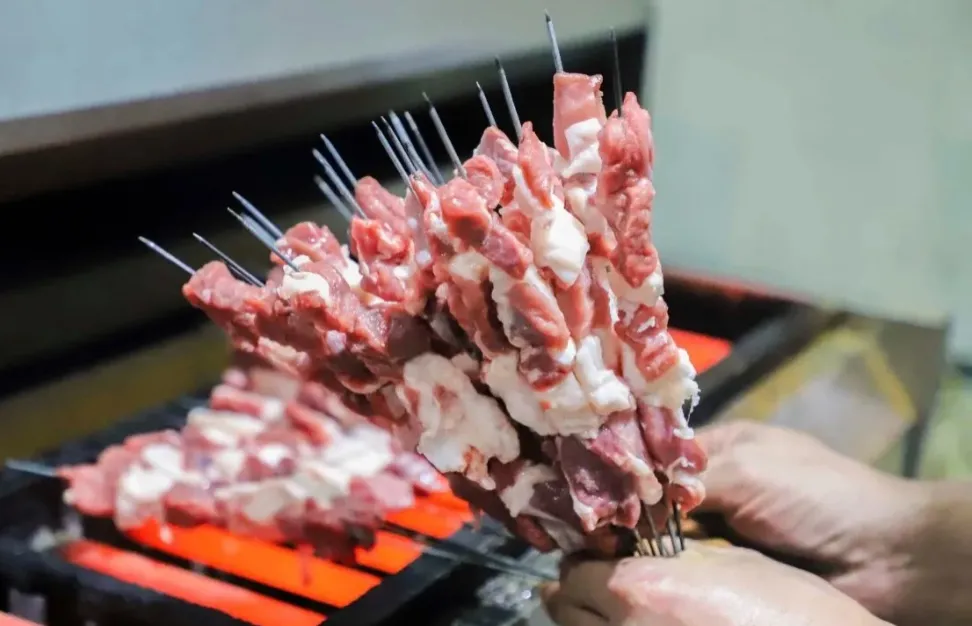 郑州夏夜烧烤手册TOP10出炉，你吃过几家？