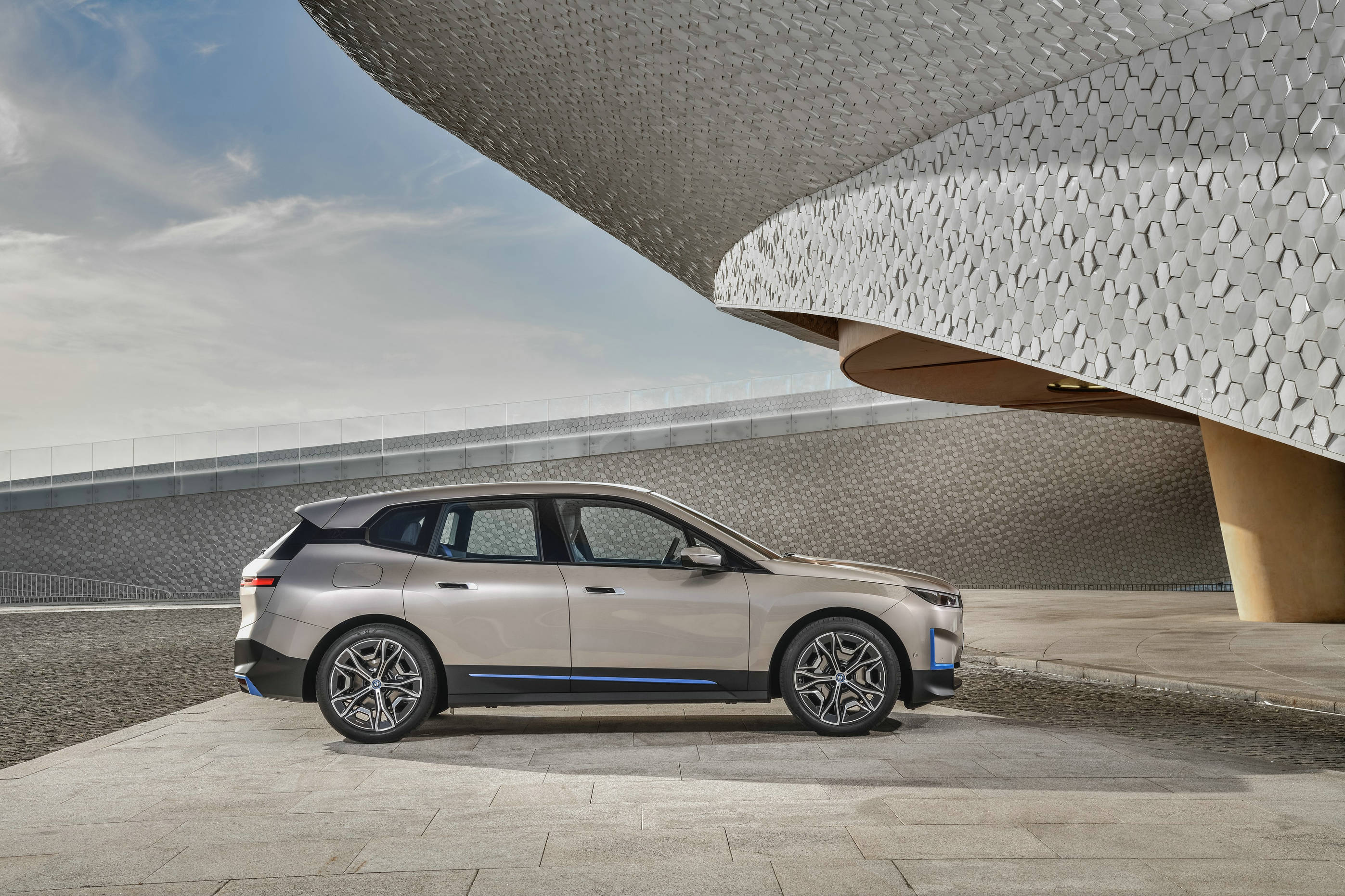 创新纯电动BMW iX迎来全球首秀