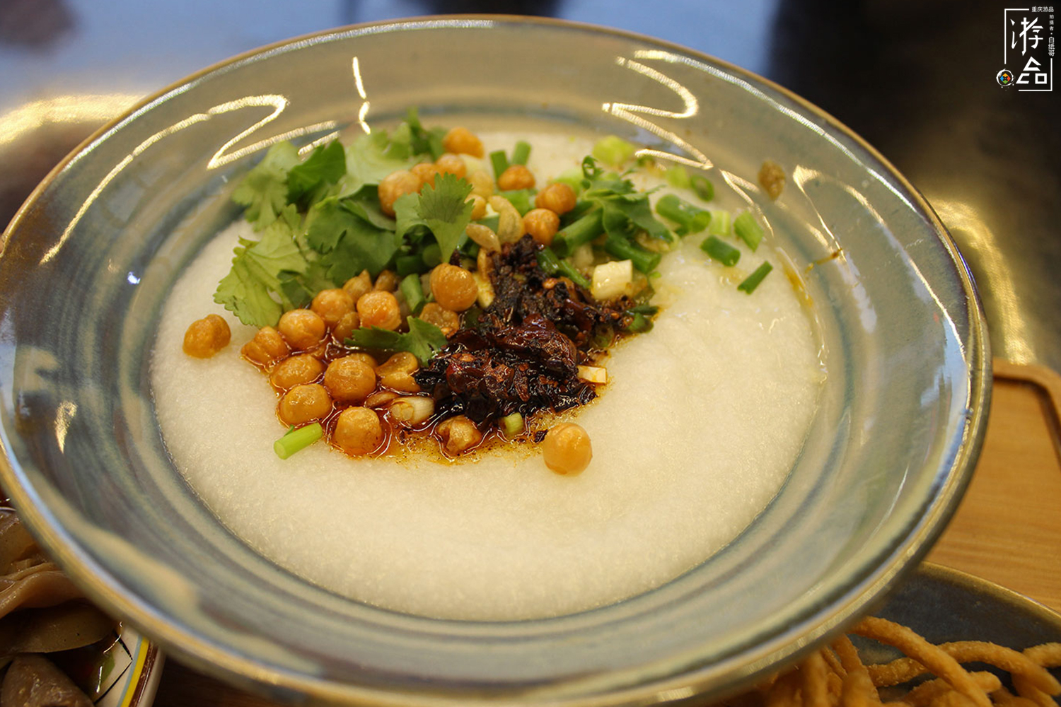 重庆人早饭都吃些什么？在街头逛了一圈才发现，小面只能排第二