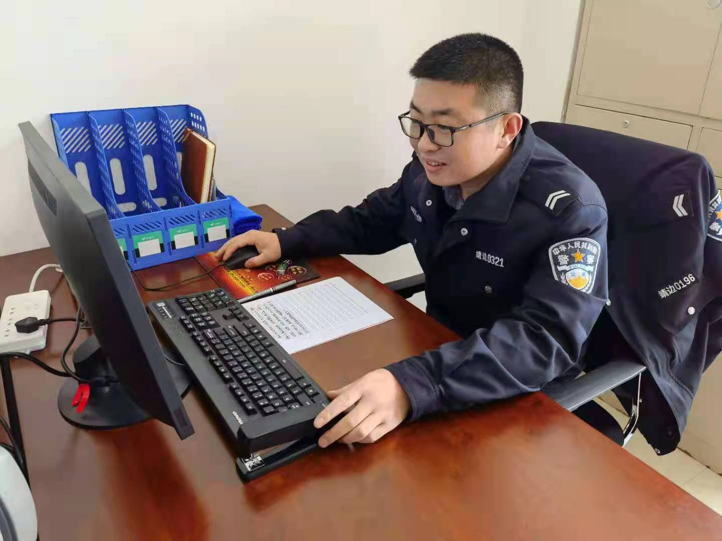 身穿警服肩负重任，奉献青春满腔热忱——靖边县公安局席麻湾派出所冯东冬同志先进事迹材料