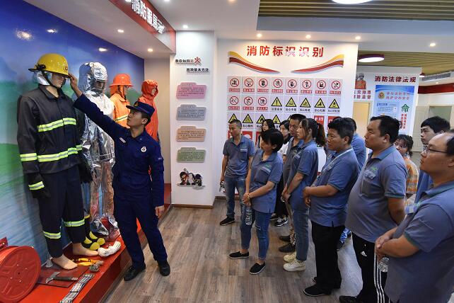 江西上饶：讲授消防救援 构建平安园区