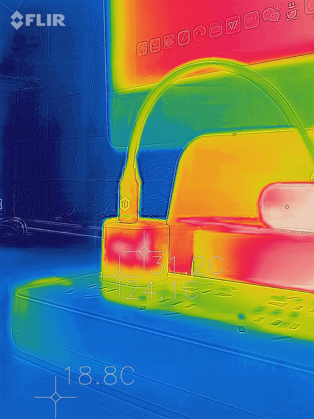 iPhone 12配件怎么选？手机壳、快充头、无线充一网打尽