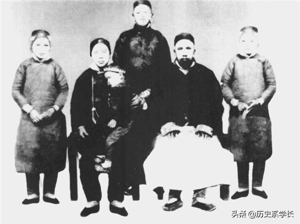 她的2个女儿都是毛泽东儿媳，两任丈夫皆是著名烈士，享年99岁