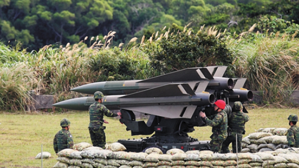 號稱�台灣的51區�：屏東九鵬基地到底是何來頭？