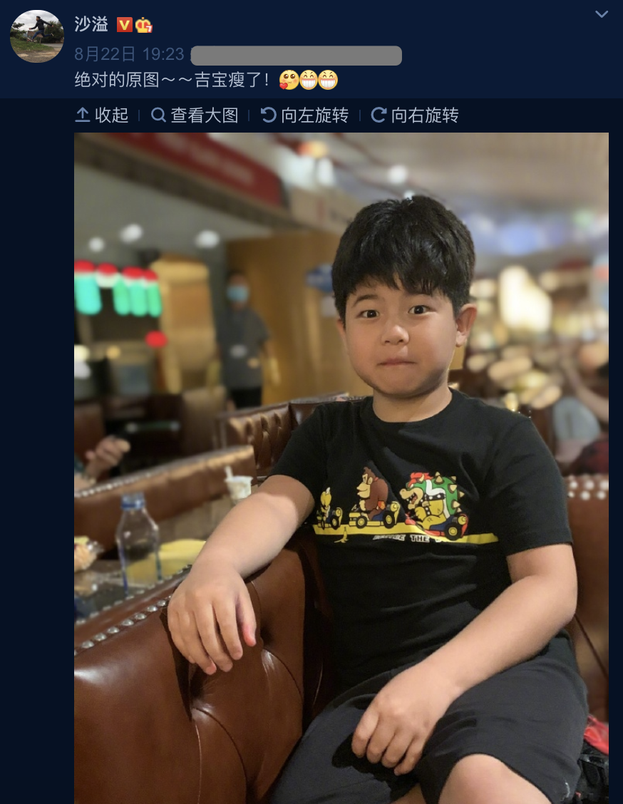 胡可沙溢携儿子现身机场，安吉抱着妈妈撒娇，身高瞩目但依然胖