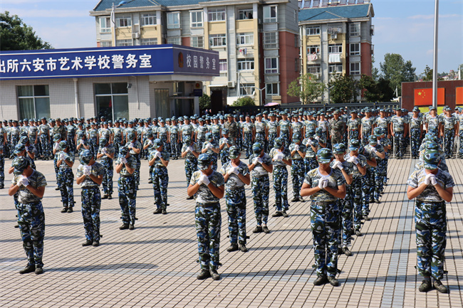 張店中學(xué)舉行2021級(jí)新生軍訓(xùn)匯報(bào)表演(圖3)