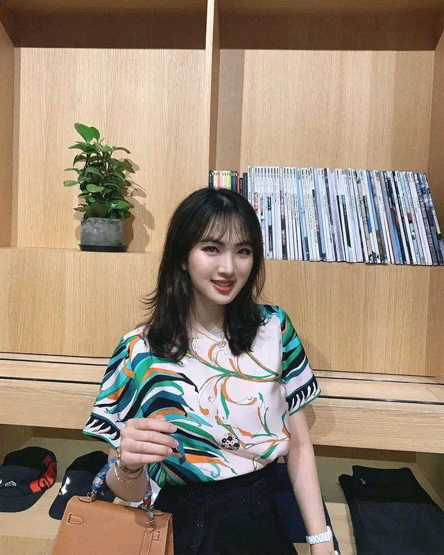 不差钱的“华为二公主”姚安娜，你又当又立的