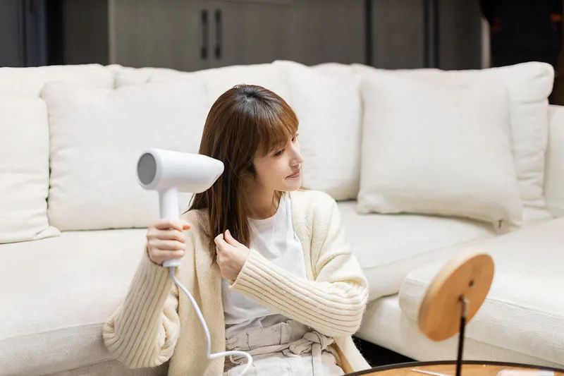 “手機兜裏揣，電從天上來”！揭露隔空充電的秘密