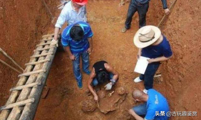 考古专家：发掘古墓时，墓中如果发现鸡蛋，一定不能碰？