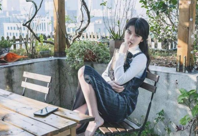“吃鸡”女神主播翻车，沫子衣服型号不慎曝光，老粉：就这？