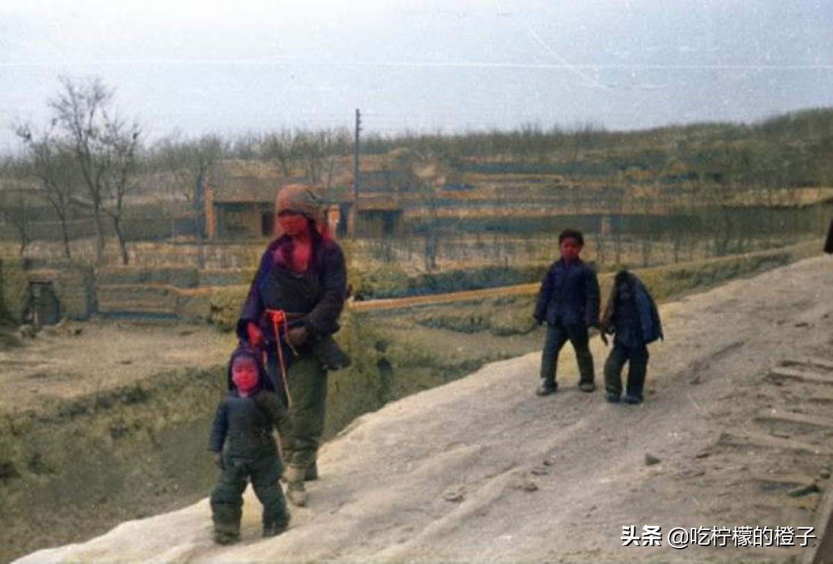 老照片：美國人鏡頭下1943年的河南，餓殍遍野，哀民生之多艱