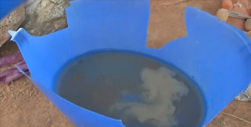 非洲水资源丰富，人们天天喝泥水也不打井，真的是因为懒吗？