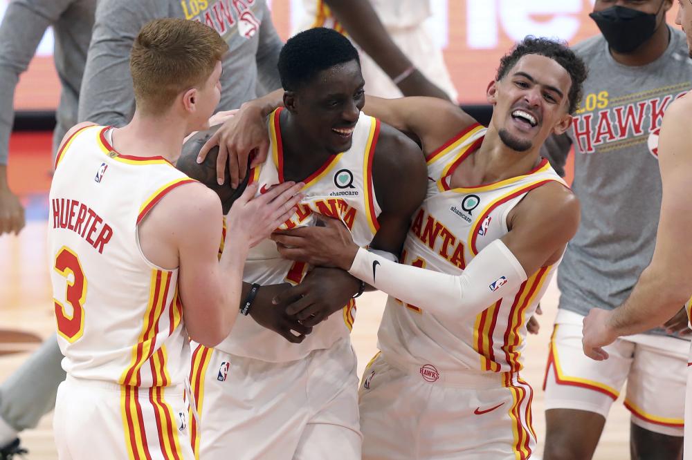 三分命中率比库里哈里斯还高，联盟第一！命中