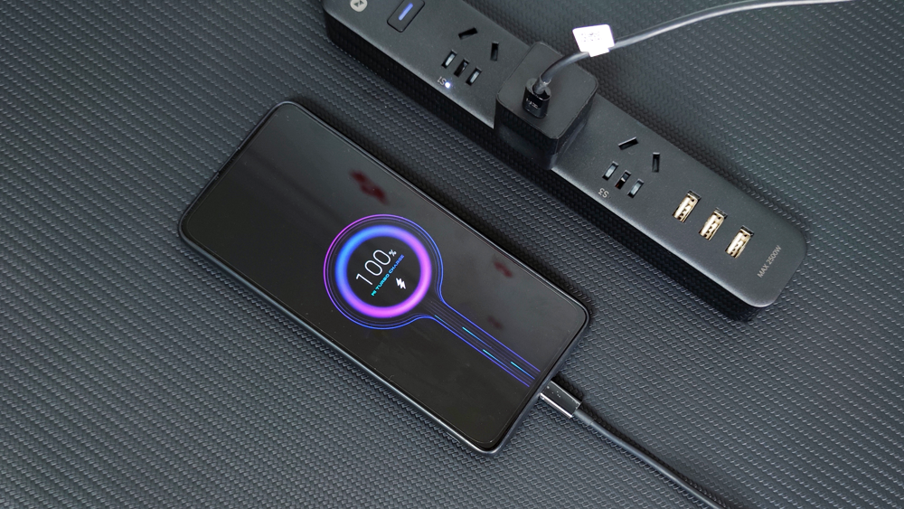 是时候丢掉原装充电器了，33W大功率加持，紫米GaN充电器新品体验