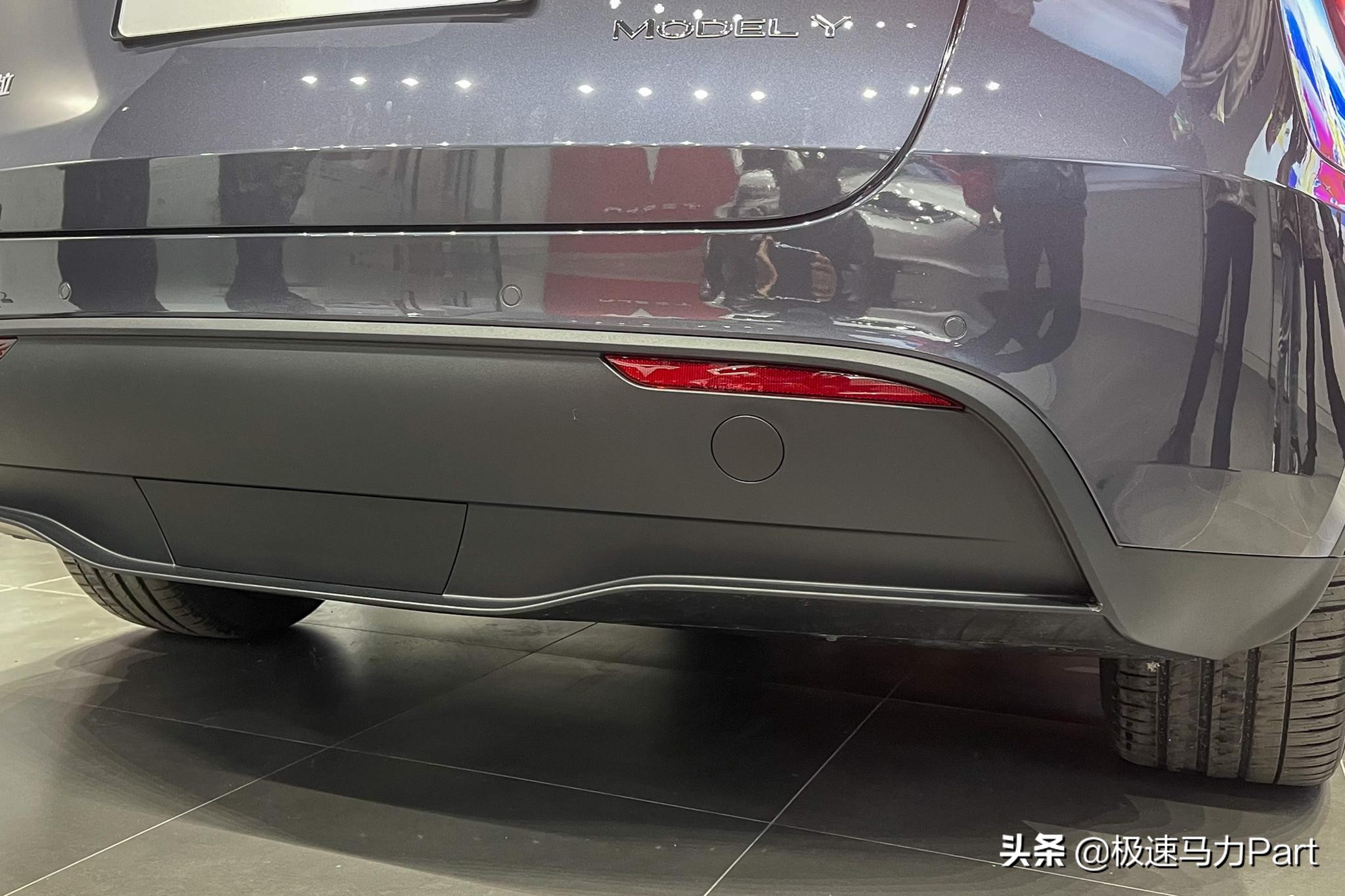 特斯拉Model Y，你们会选择蔚来还是Model Y？