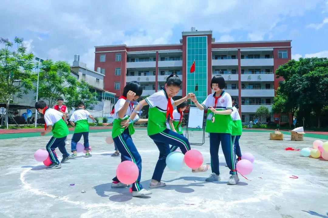 福建奔驰“启明星计划”走进华安