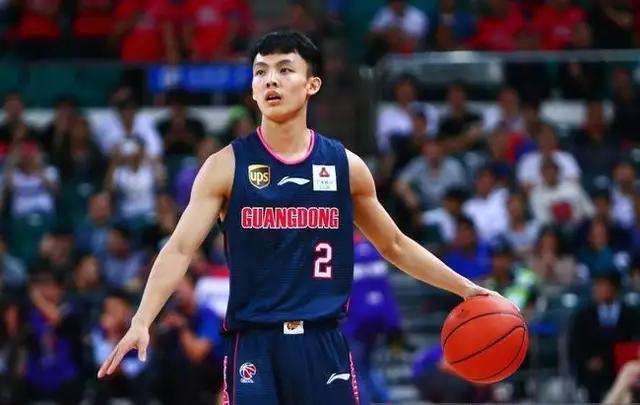 Pray! Big Zhan Xujie of Beijing another name for Guangdong Province suffers serious injury, fall down not to rise + painful clap, guangdong gains the championship too rough