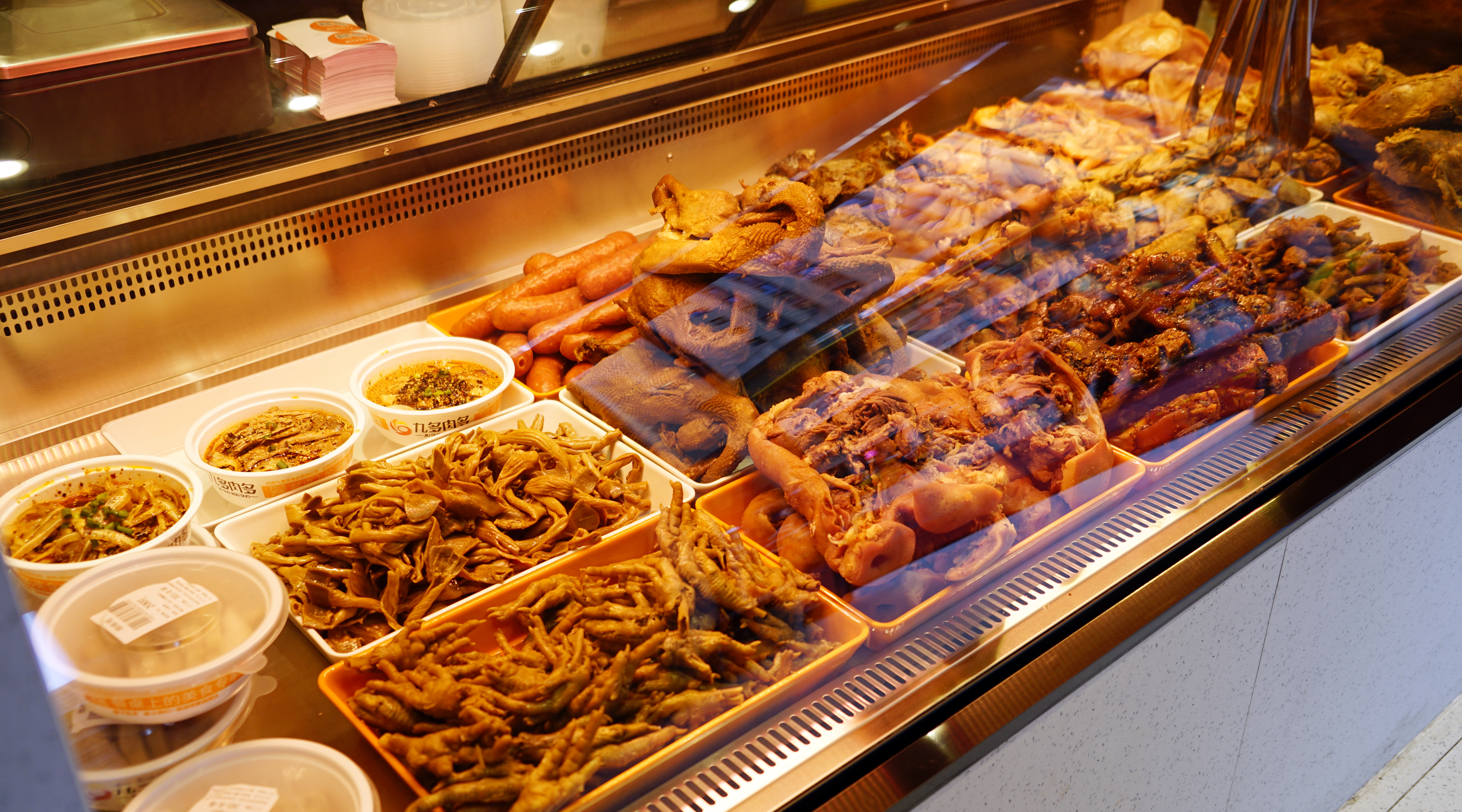 食品新锐品牌九多肉多省会郑州再开新店，落户金水蓝堡湾