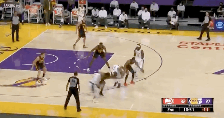 Zhanmusi gets hurt, who arrives alertly the reaction of lake person player, the reaction with much grand is too true