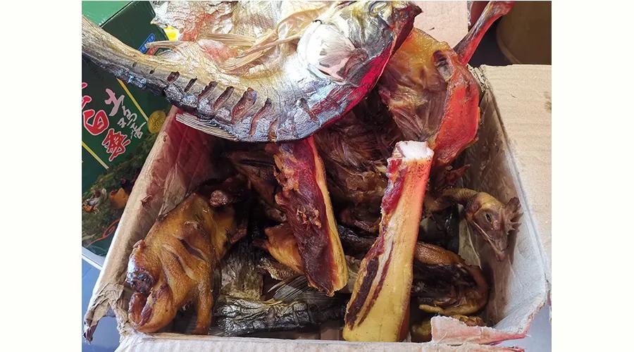 霜蹄削玉慰饞涎，水飲一盂息庖煙--臘味合蒸