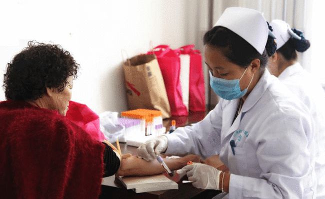 一段医学专业的聊天记录引争议，言语让人气愤，护士就这么不堪？