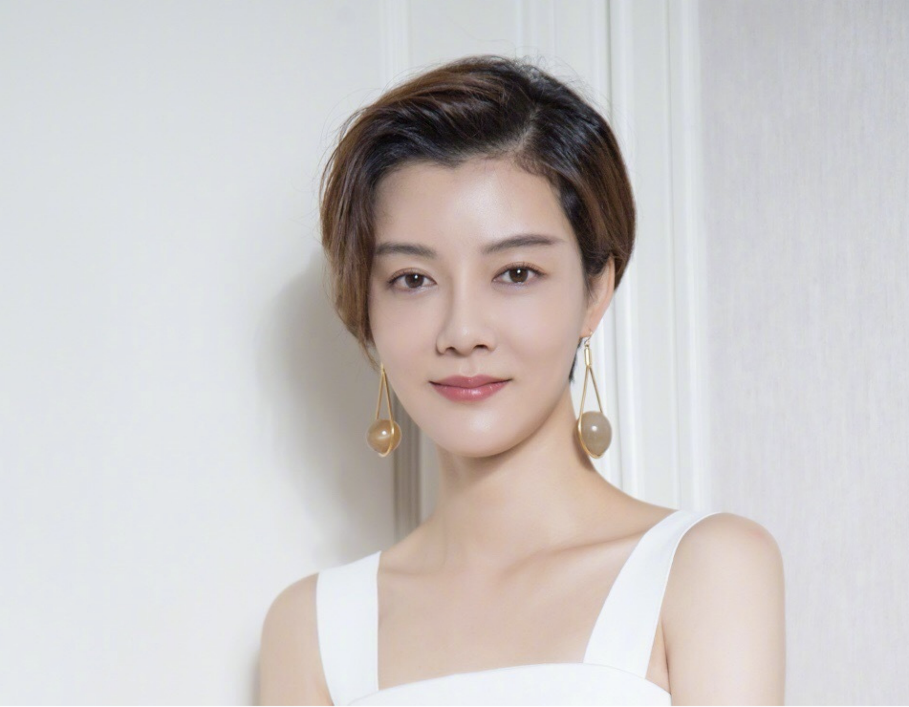 星二代车晓，当年与汪涵分手后，嫁给富商李兆会，红娘竟是成龙
