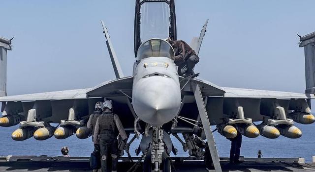 ​实现无缝对接！美国新版大黄蜂战机完成组装，性价比高成亮点