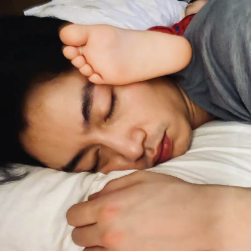 陈晓过生日低调庆生，陈妍希祝福很个性，陈晓称“这是最高愿望”