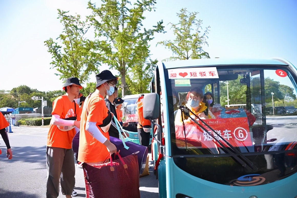 开学“末班车”来啦！沪上高校迎来最后一波2020级新生