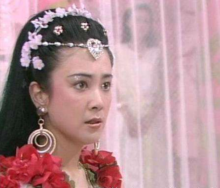 “最美妲己”傅艺伟：25岁爆红后息影经商败光家