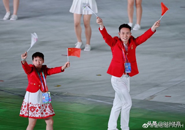 皮！全红婵开幕式叫师哥谢思埸保持社交距离：1米1米，怎么回事？