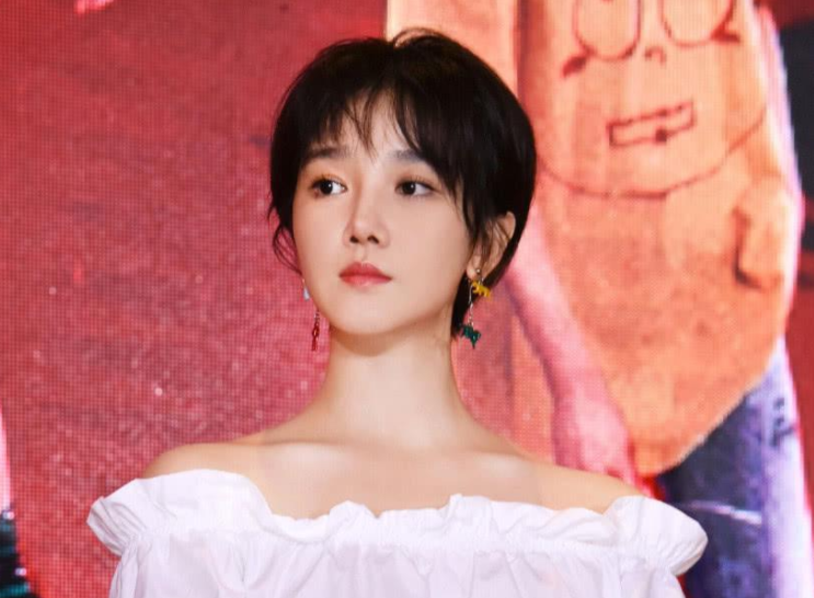 拿孙俪和自己比，陈小纭是想在“黑红”的道路