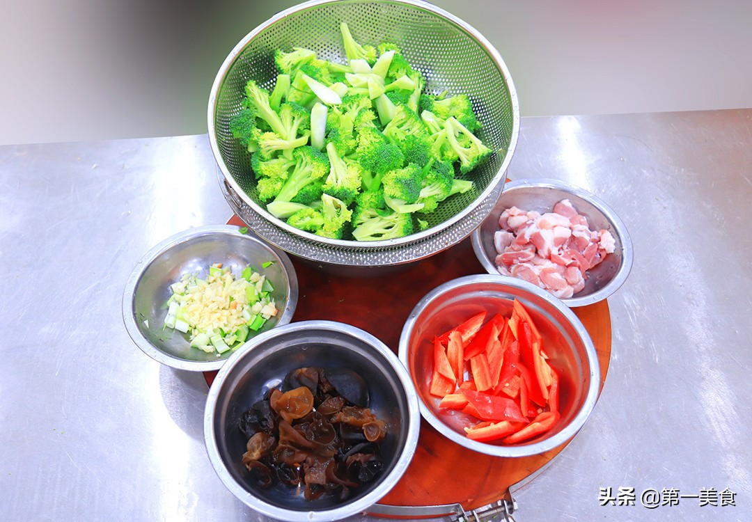 图片[3]-【肉片西蓝花】做法步骤图 清脆又绿翠 天天吃不腻-起舞食谱网