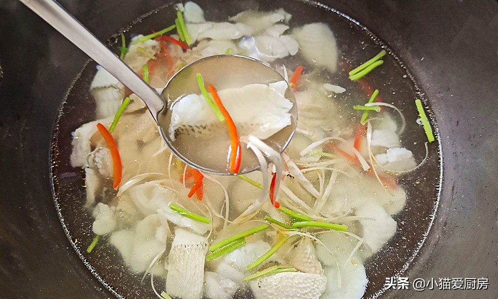 图片[10]-【清汤鲈鱼片】做法步骤图 教你把它做成鱼片汤成菜味道鲜美-起舞食谱网