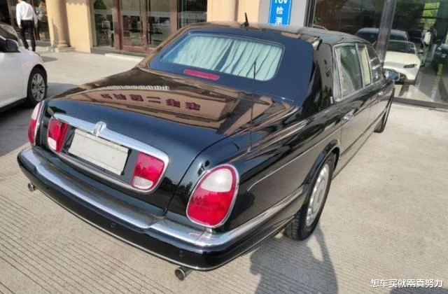 1999年花2040万元买的RR幻影元首级，4万公里，如今