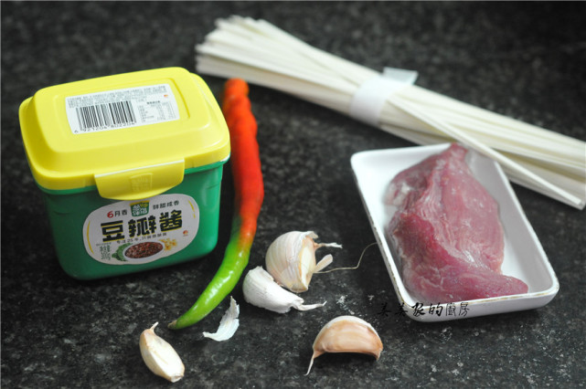 煮面条，水开出锅就错了！牢记1个小窍门，不粘不坨特筋道