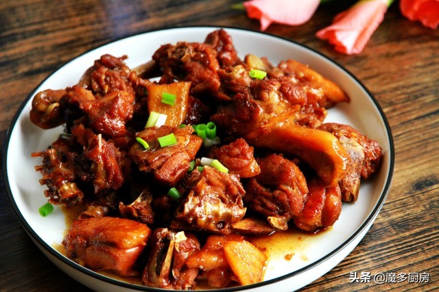 Buy 2 duck legs for 9 yuan, cook a plate of beer duck, no oil and less seasoning, simple and easy to make, good nutrition