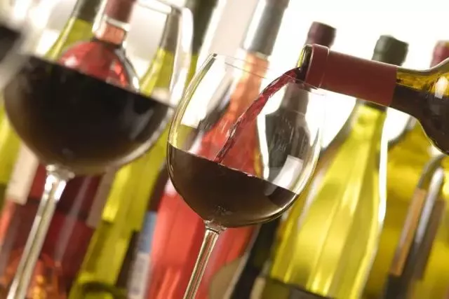 葡萄酒品鉴中所谓的酒体、单宁、余味、平衡指什么？