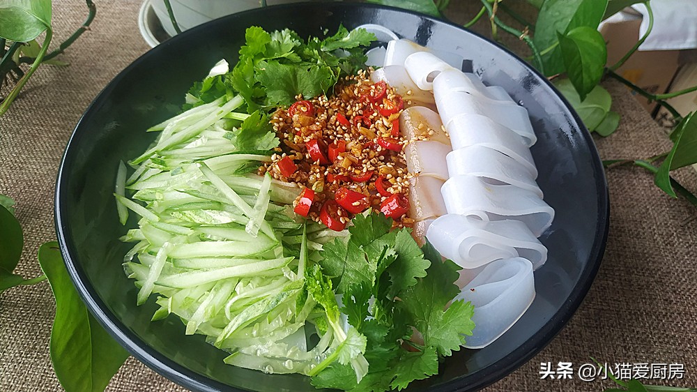 圖片[5]-淀粉和面粉制作的適合夏天吃的小吃“涼粉和涼皮” 簡單實用-起舞食譜網