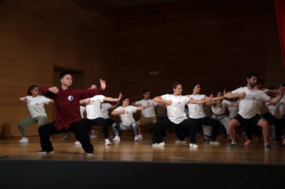 太极拳成中医药大学生“必修课”留学生也要练Taichi