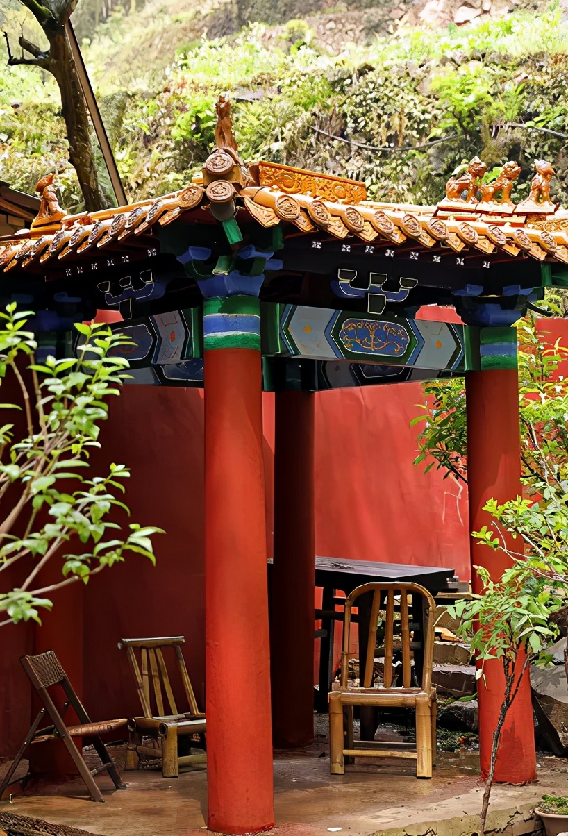 沖上熱搜！浙江姑娘花半年時(shí)間在家建了個(gè)“故宮同款”，網(wǎng)友驚呼：強(qiáng)悍版李子柒
