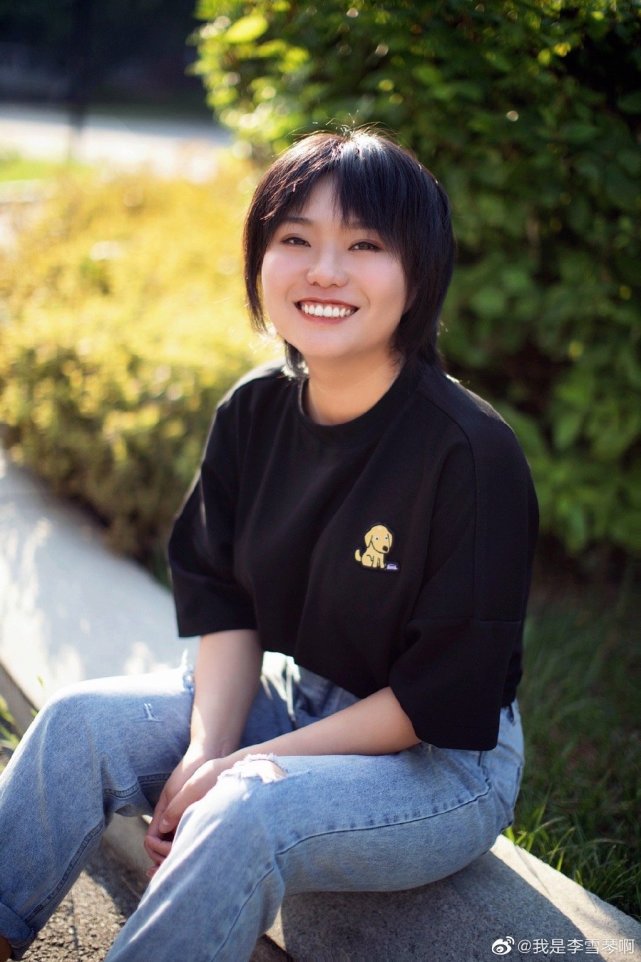 李雪琴幕后身份被曝，李诞拍马难及，是王建国不配了
