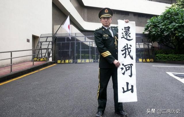 2011年，那个火烧靖国神社的中国男子刘强，现在过得如何？