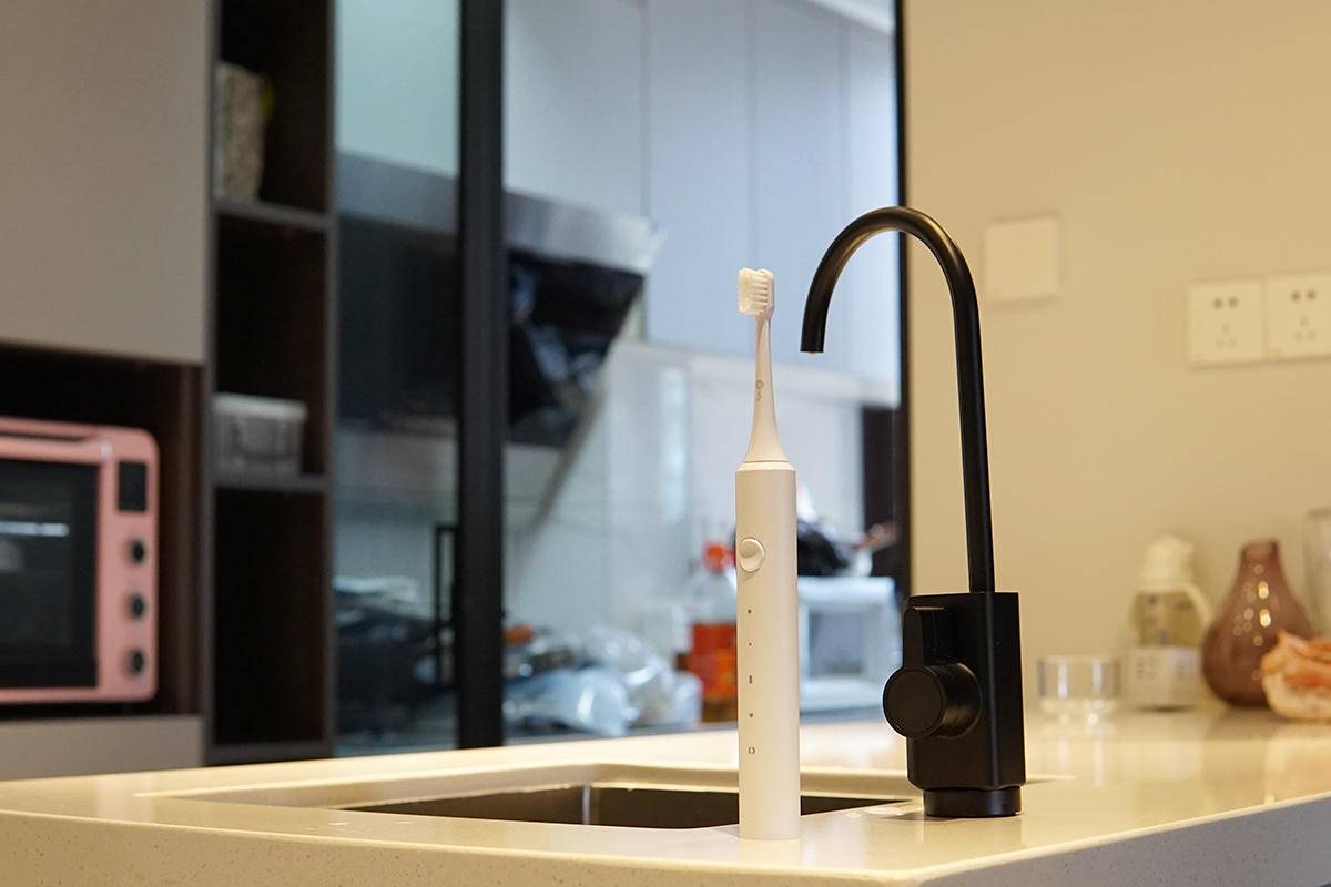 让牙齿“自动”变干净，infly声波电动牙刷究竟如何？