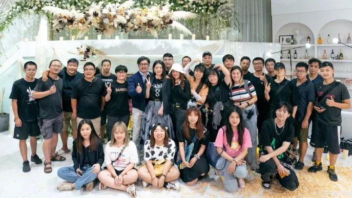 娱乐圈塑料姐妹情:钱可以一起挣,饭可以一起吃,但老娘必须最美