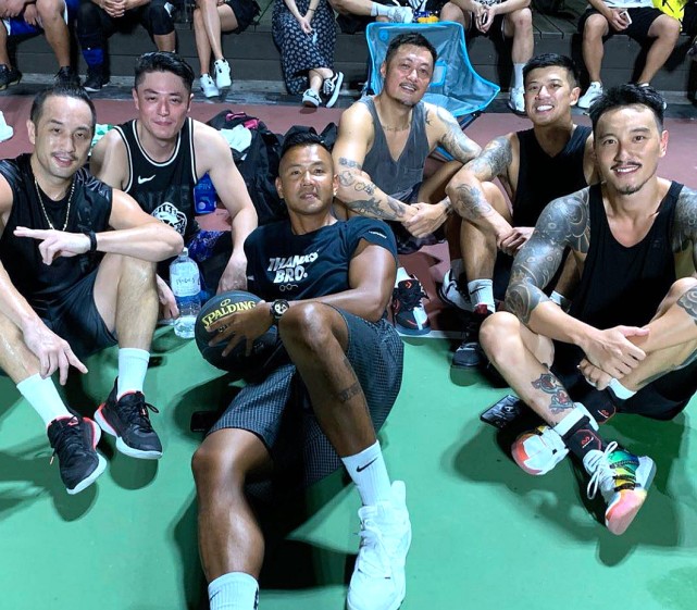 霍建华心如带女儿聚会，陈建州在现场拍余文乐意外曝光小海豚正面