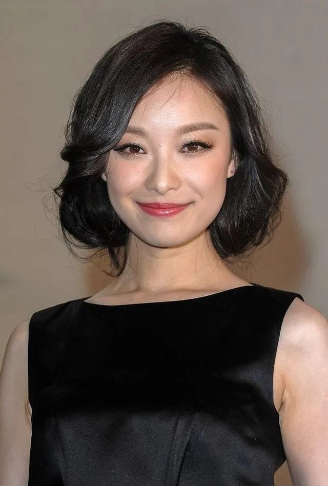 Penta提名倪妮,《流金岁月》朱锁锁换个头就翻红了,背后一扒全是黑料